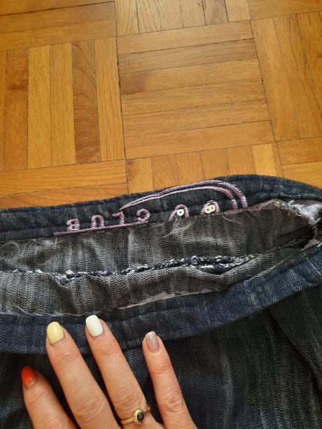 Dievčenská sukňa, 146