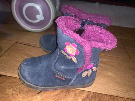 Dievčenské cizmy, 22