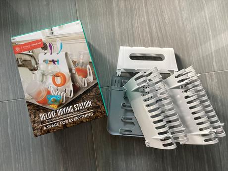 Stojan odkvapkávač na detské fľaše,