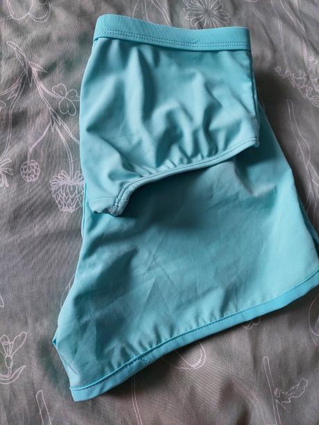 Novy mentolovy 3 set plavky so sortkami, kik,<50
