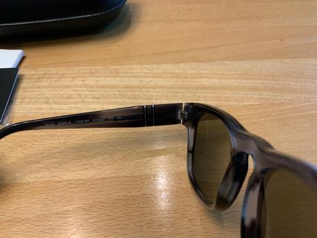 Persol slnečné okuliare sivé unisex, 