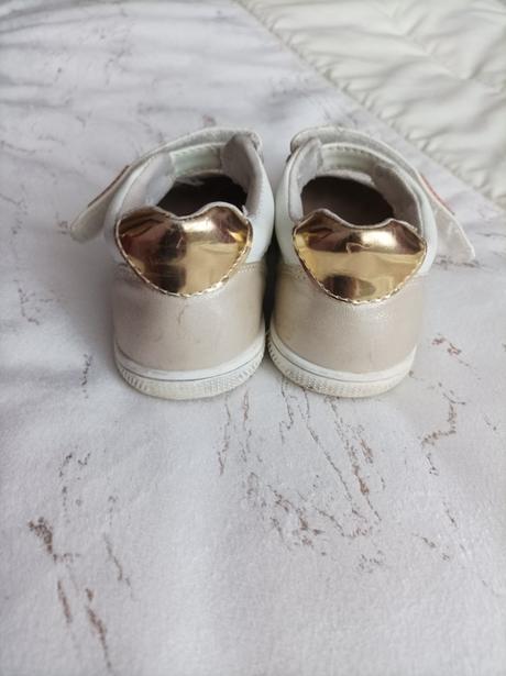 Slávnostné balerínky v. 25, 25