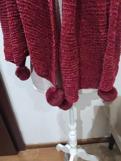 Dlhý žinilkový šál, 