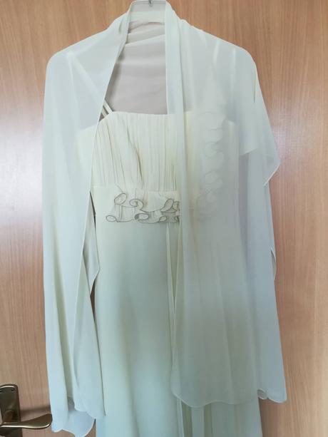 Vanilkové šaty, 38