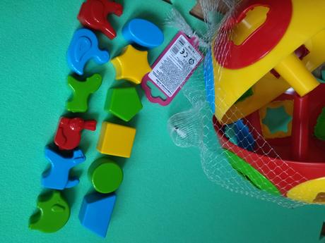 Vkladacia guľa zvieratká tvary málo hraná,