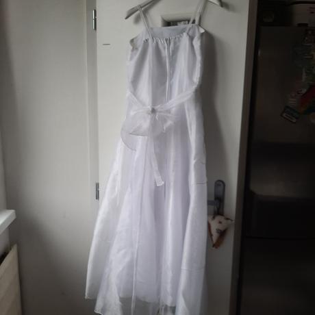 Šaty na prvé sväté prijímanie, 146