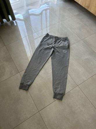 Tepláky top stav, f&f,xl