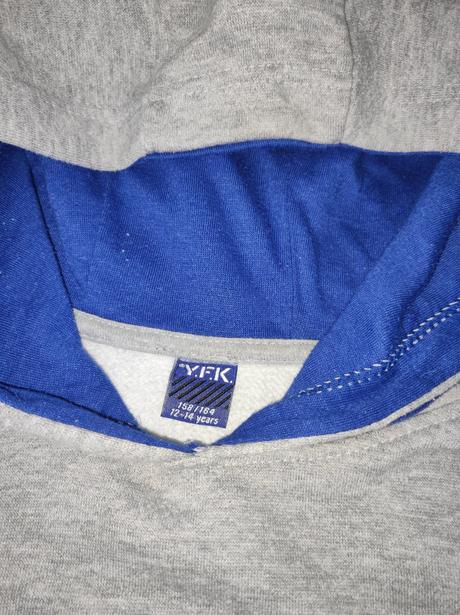 Mikina s kapucňou, 158