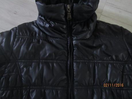 Tmavomodra pekna bunda s/m, s