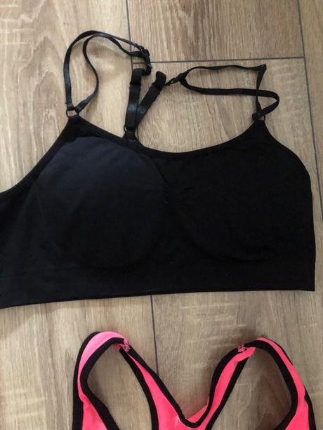 4ks športových podprseniek, m