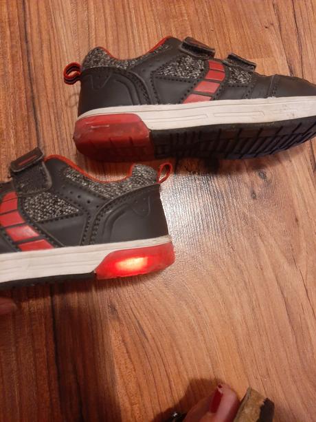 Svetielkujúce topánky, 2 gratis, bobbi shoes,28