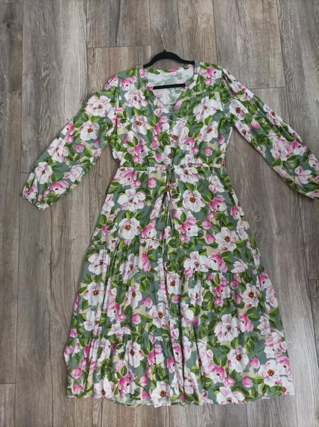 Krásne šaty s kvetmi, reserved,xl