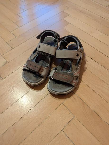 Sandále, 32