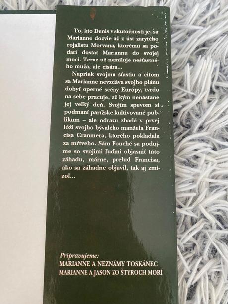 Krásna stará retro kniha marianne a cisár juliette,