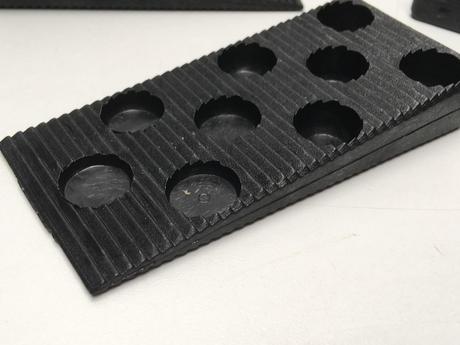 Plastové klinky na vozík, 