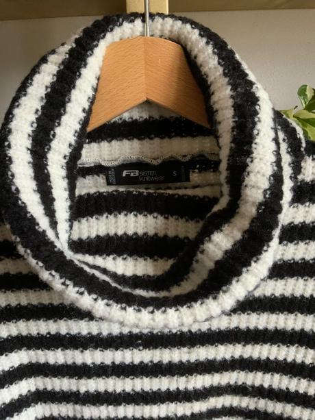 Pruhovany sveter amisu fisbone rolak, fishbone,s