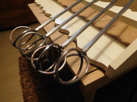 Kovové tičky na okenice na chalupu,, 