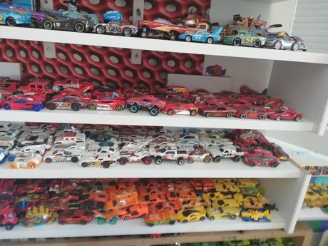 Ponúkam na predaj hot wheels, 