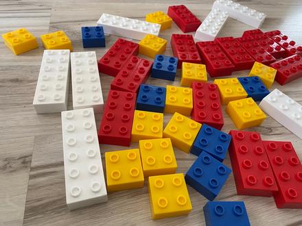 Stavebnica 40 kusov väčších dielov,