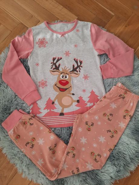 Pekné, teplé pyžamko 140/146, 140