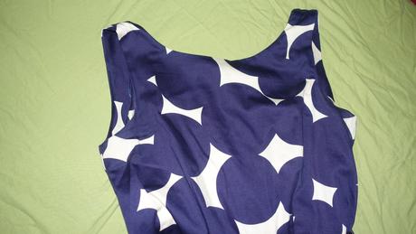 Bodkovane saty closet, 40