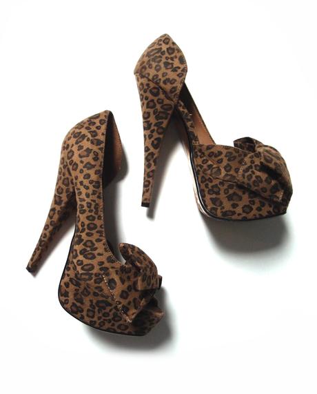 Vysoké lodičky, atmosphere,38