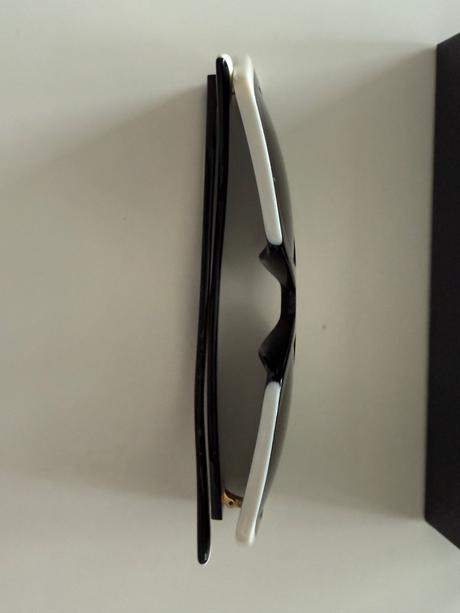 Slnečné okuliare prada, prada