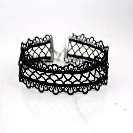 Crochet choker, 