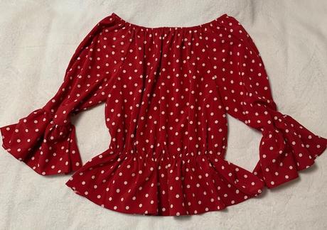Bodkovaná kratšia blúzka s volánmi, l / m