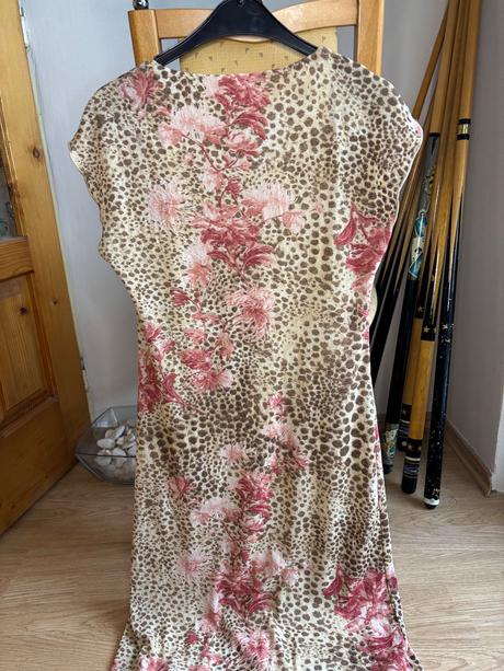 Šaty so zvieracím vzorom, m