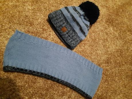 Čiapka a nákrčnik, 98