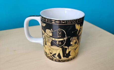 Štýlový hrnček s egyptským motívom, 