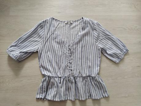 Blúzka s volánom zn.about tou. veľ.xs, 34