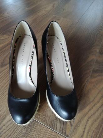 Krásne lodičky, 38