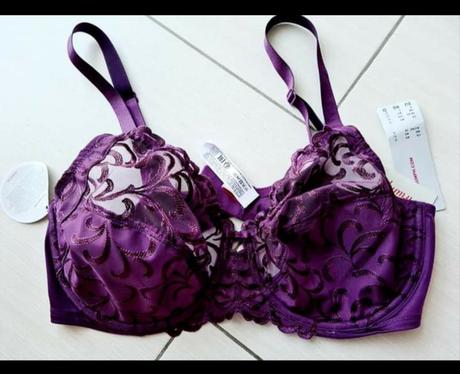 Triumph podprsenka 90d, triumph,90d