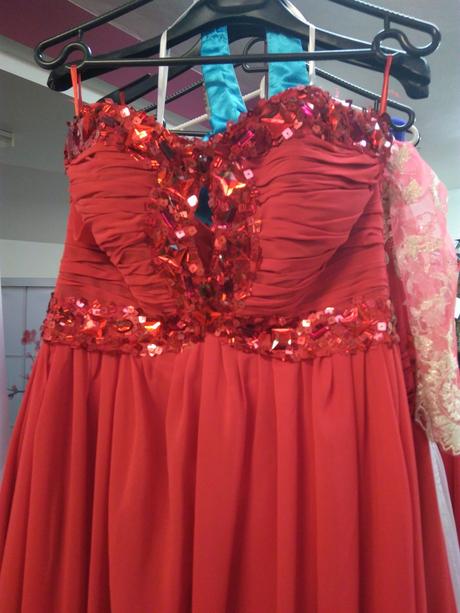 Spoločenské šaty šité u nás vo veľkosti m/l, l / m