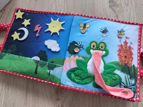 Piqipi látková knižka dievčatko - pekný stav,