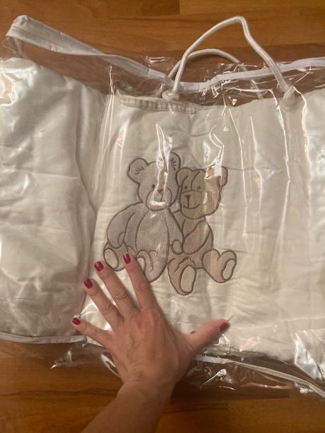 Mantinel macko do postieľky, 