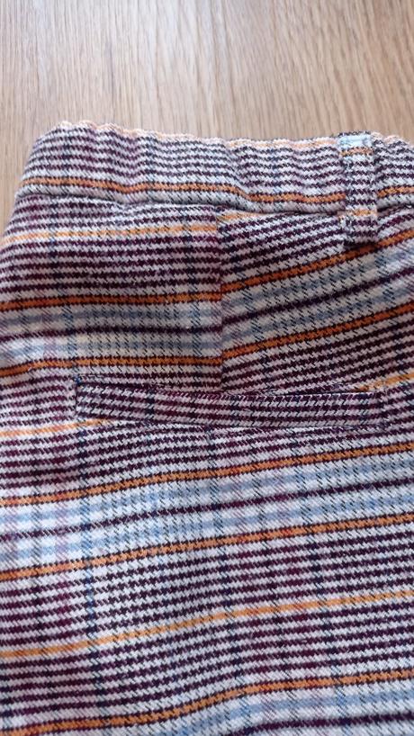 Nohavice karované 134, super stav, reserved,134