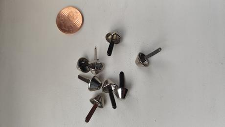 Kovové nožičky na kabelku, 