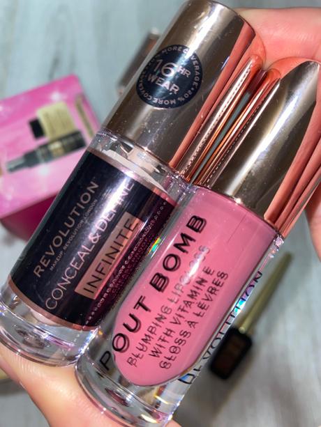 Paleta 9 očných tieňov, korektor & lesk,