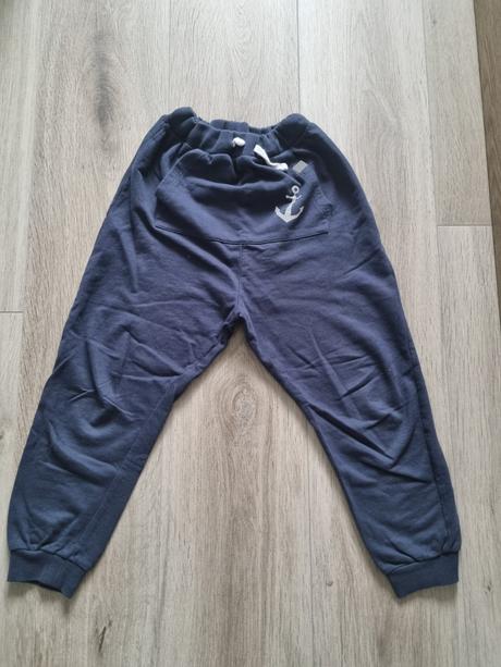 Chlapcenske teplaky, sinsay,128