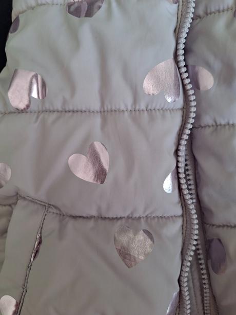 Fialova vesta so srdieckami, h&m,104