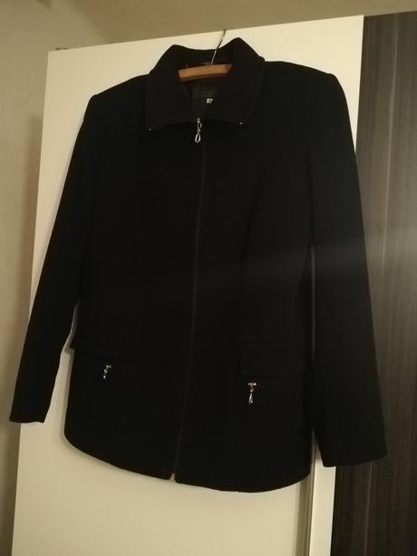 Flaušový kabát, 44