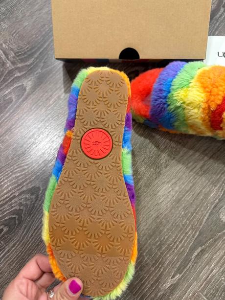 Ugg nove damske farebne hunate sandale č.37, ugg,37