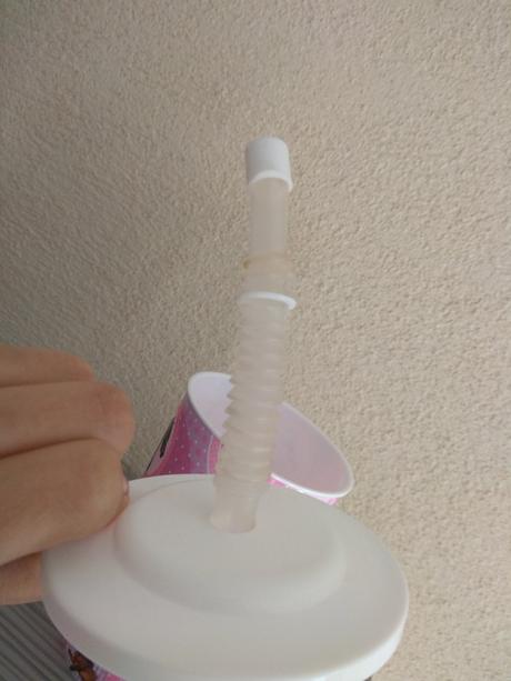 Plastový pohár s koníkmi,