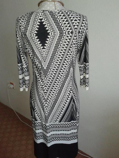Čierno biele elastické šaty veľ. m, f&f,m