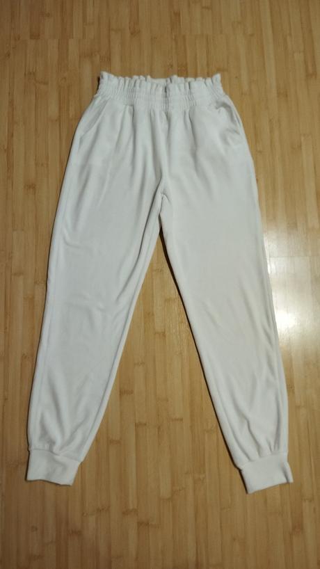 Velúrové  tepláky, 152