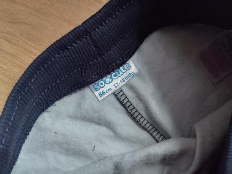 Teplaky s autíčkami, 86