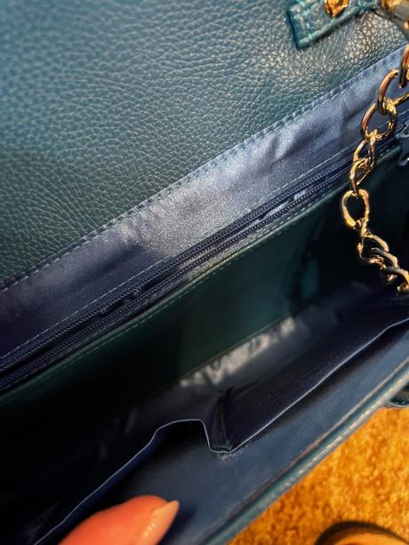 Modrá spoločenská kabelka,